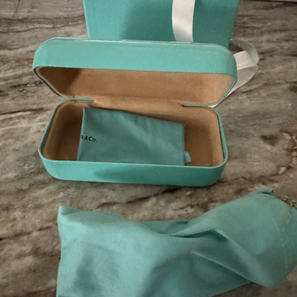 Tiffany & Co. Black and Blue Cat-Eye Sunglasses - Picture 6 of 13